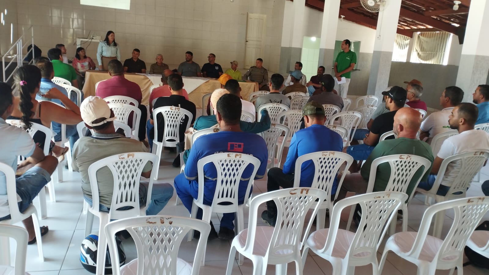 Encontro de apicultores na Bacia do Jacuípe